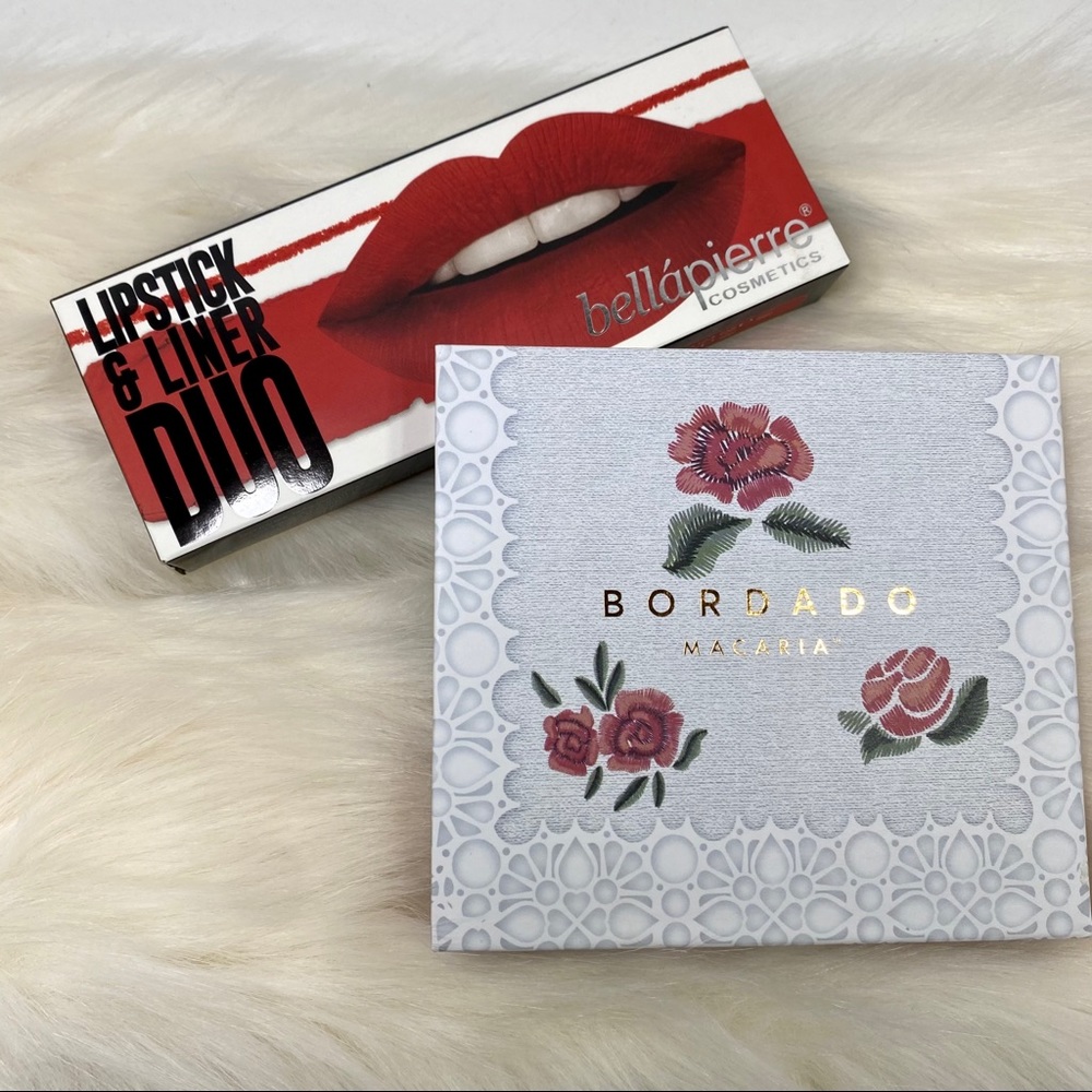 Makeup bundle.